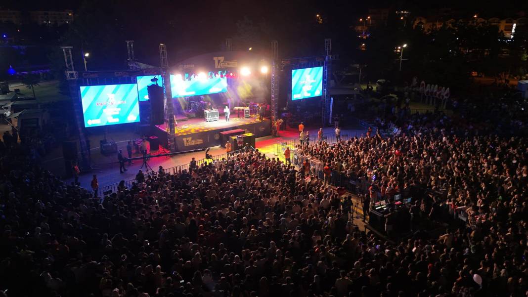 Beyşehir Göl Festivali başladı! Ünlü şarkıcı sevenleriyle buluştu 6